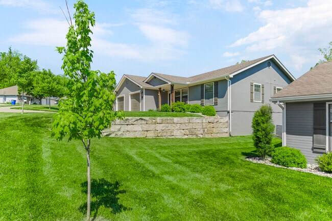 Building Photo - 24 Wallingford Dr