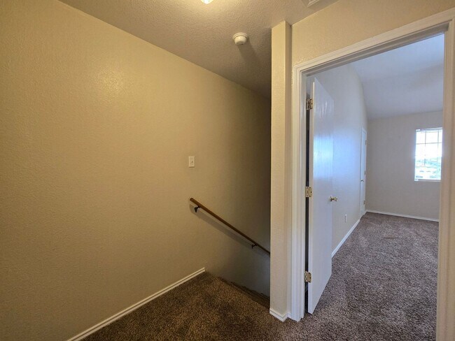 Building Photo - PRICE REDUCTION - AVAILABLE NOW!
