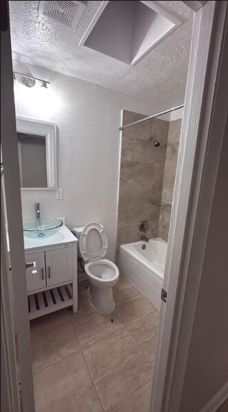Building Photo - 2235 Looking Glass Ln