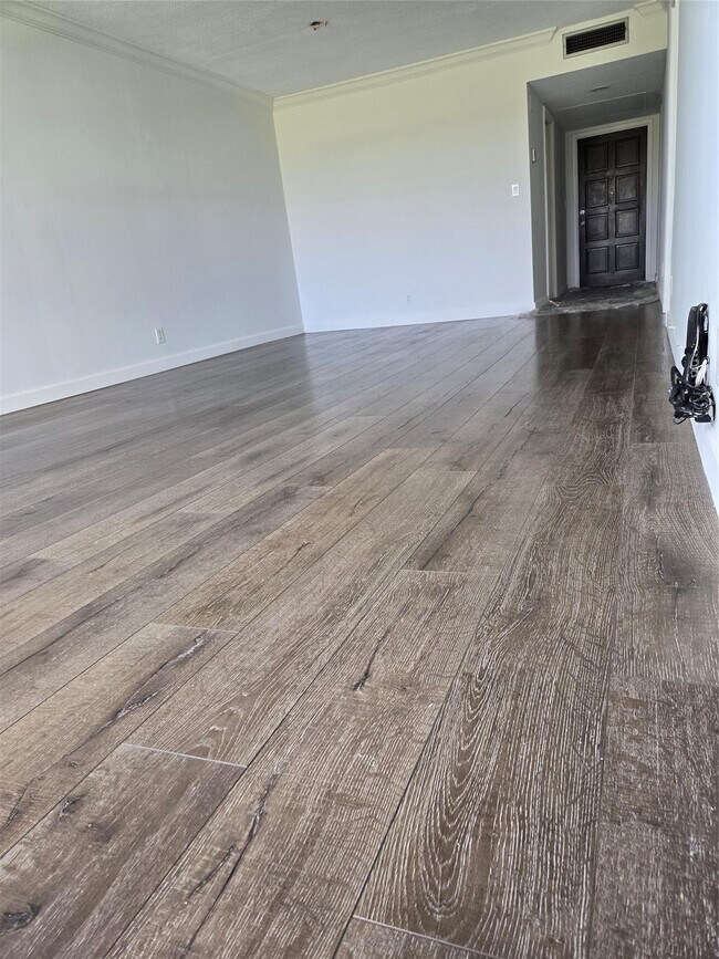 Building Photo - 2651 S Course Dr