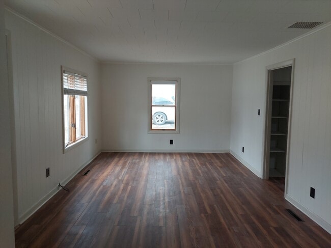 Building Photo - 43 York St