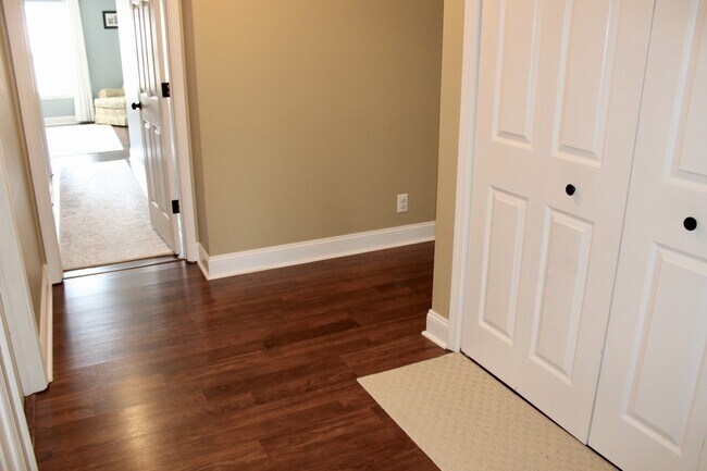 Building Photo - Beautiful 3 Bedroom 2 Bath in Sterling Heights