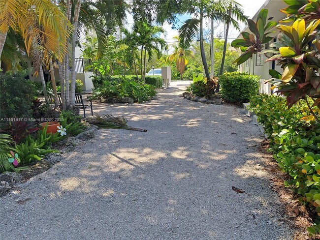 Building Photo - 13025 Emerald Dr