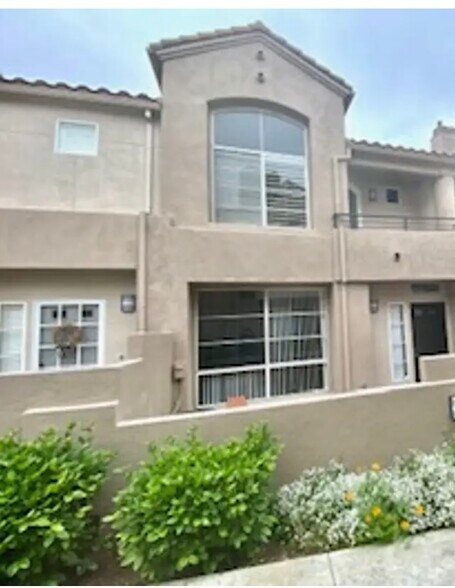 Primary Photo - 6 Westerly