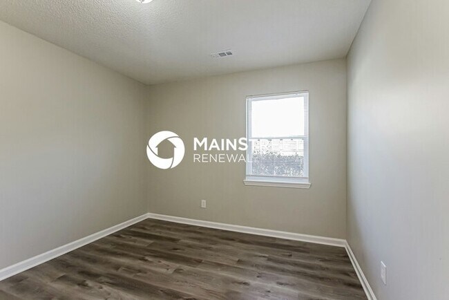 Building Photo - 3 Bedroom Pet-Friendly Home in Mint Hill, NC with Main Street Renewal