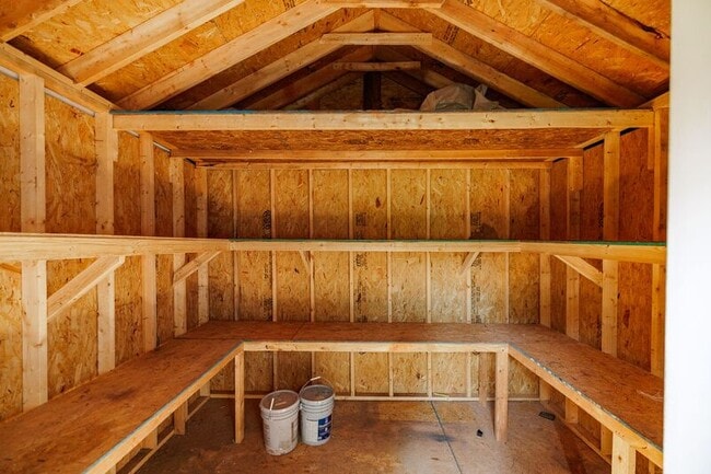 Building Photo - 330 Monty Dr