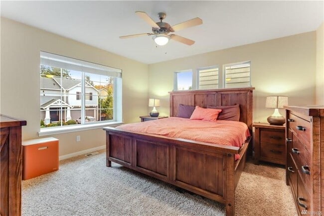 Building Photo - 4 bedroom in Renton WA 98058