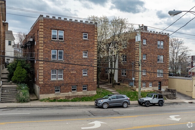 Building Photo - 5132-5136 Montgomery Rd