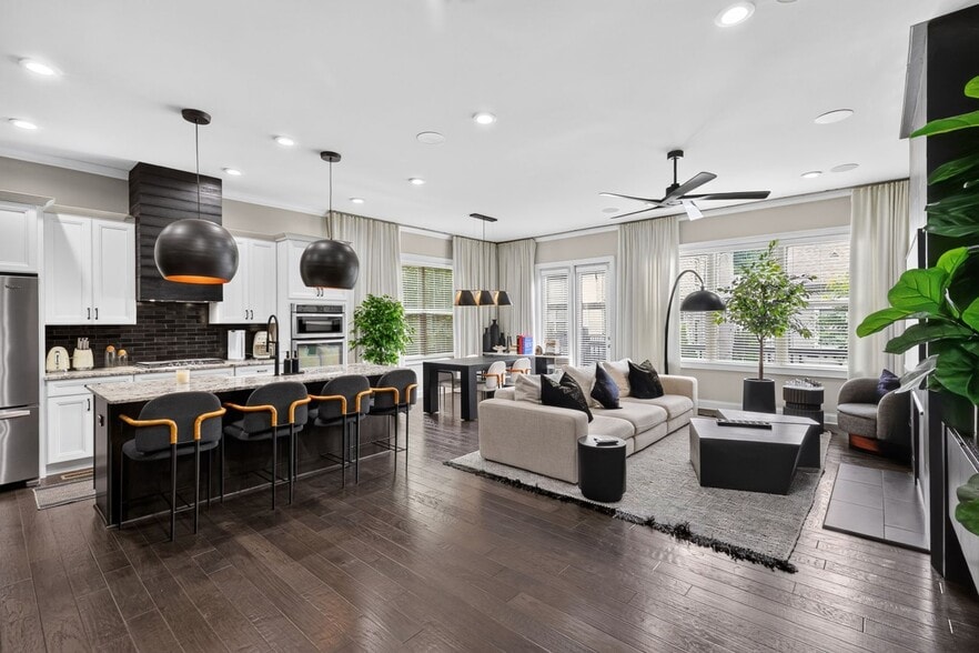 Building Photo - 3487 Fenton Dr