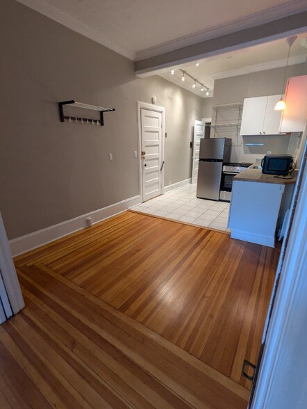 Building Photo - 544 Madison Ave