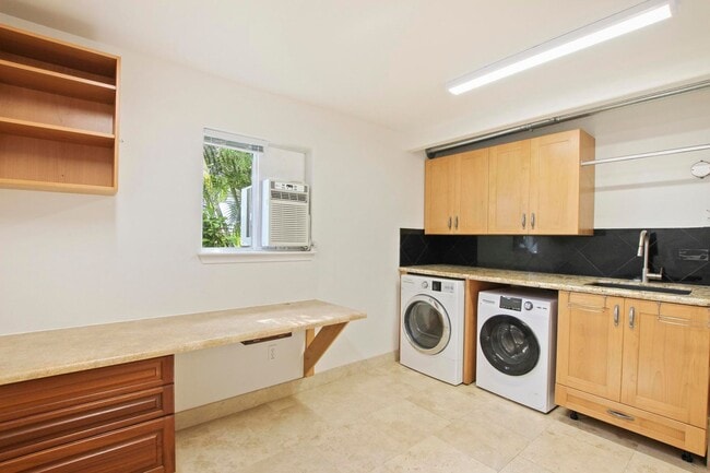 Building Photo - Gated community unfurnished home with spa & ocean views