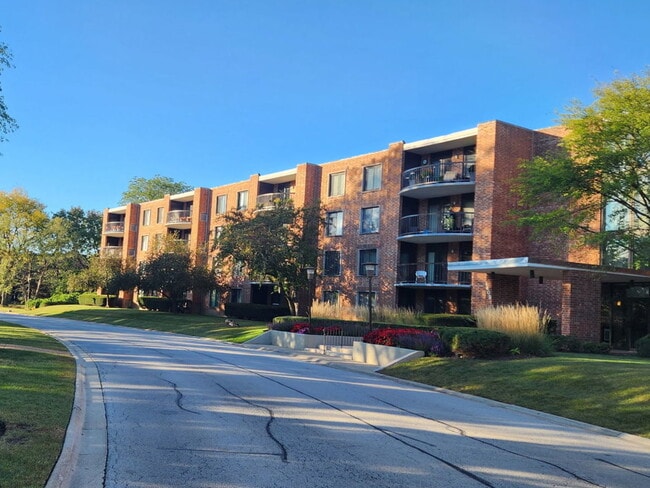 Primary Photo - 1605 E Central Rd