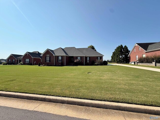 Building Photo - 17916 Remington Dr