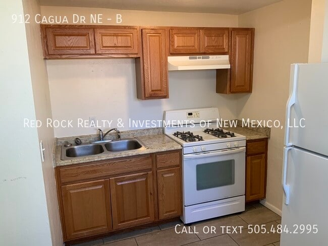 Building Photo - 912 Cagua Dr NE