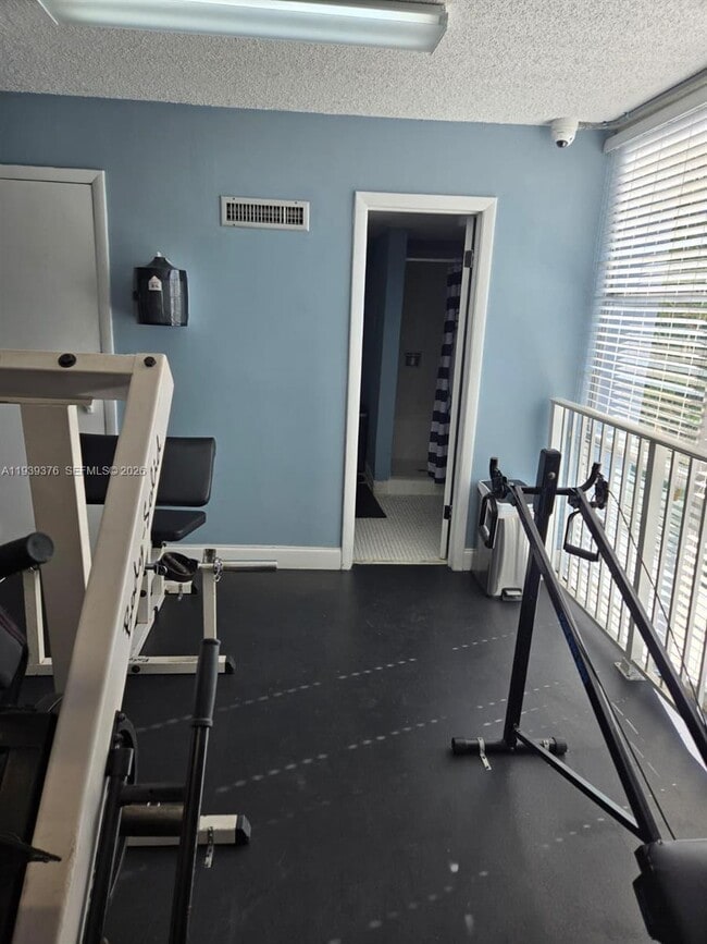 Building Photo - 1801 S Treasure Dr