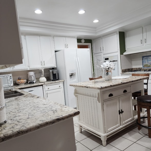 Building Photo - 6245 Luxurious