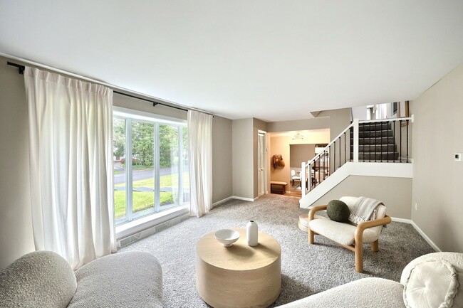 Building Photo - Beautiful Full Home in York