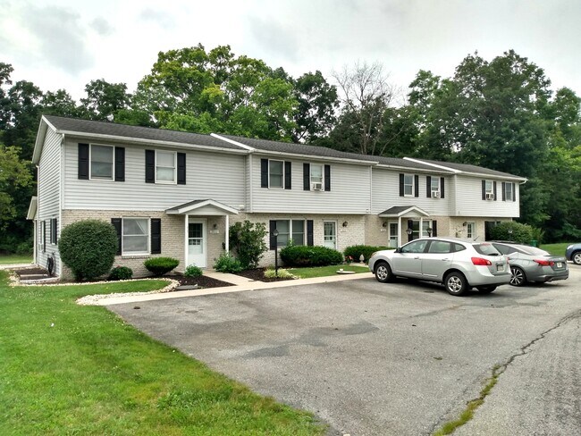 Building Photo - 2860 Fillmore Dr