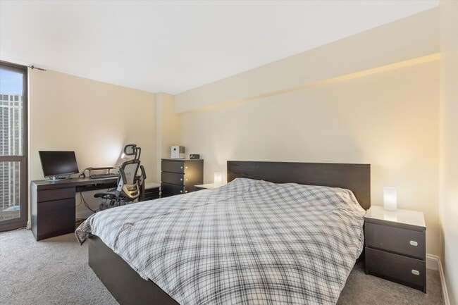 Building Photo - 1850 N Clark St