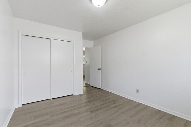 Building Photo - Move-In Ready 1 Bedroom Just Steps from Bass Pro Shops