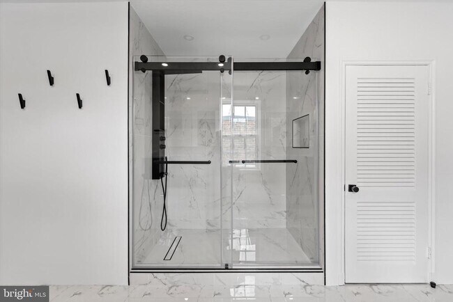 Building Photo - 1525 35th St NW