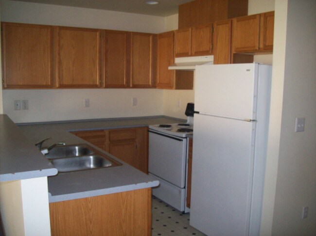 Building Photo - Fantastic 4 Bedroom, 3 Bathroom Townhome!