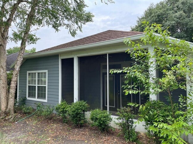 Building Photo - 6422 NW 109th Pl