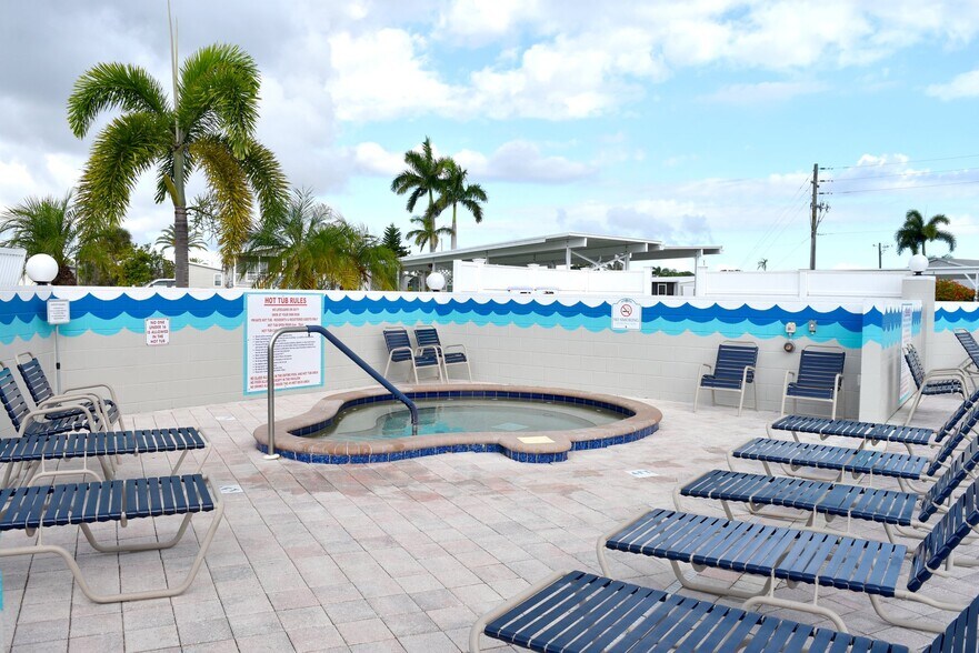 Building Photo - 542 Tampico Dr