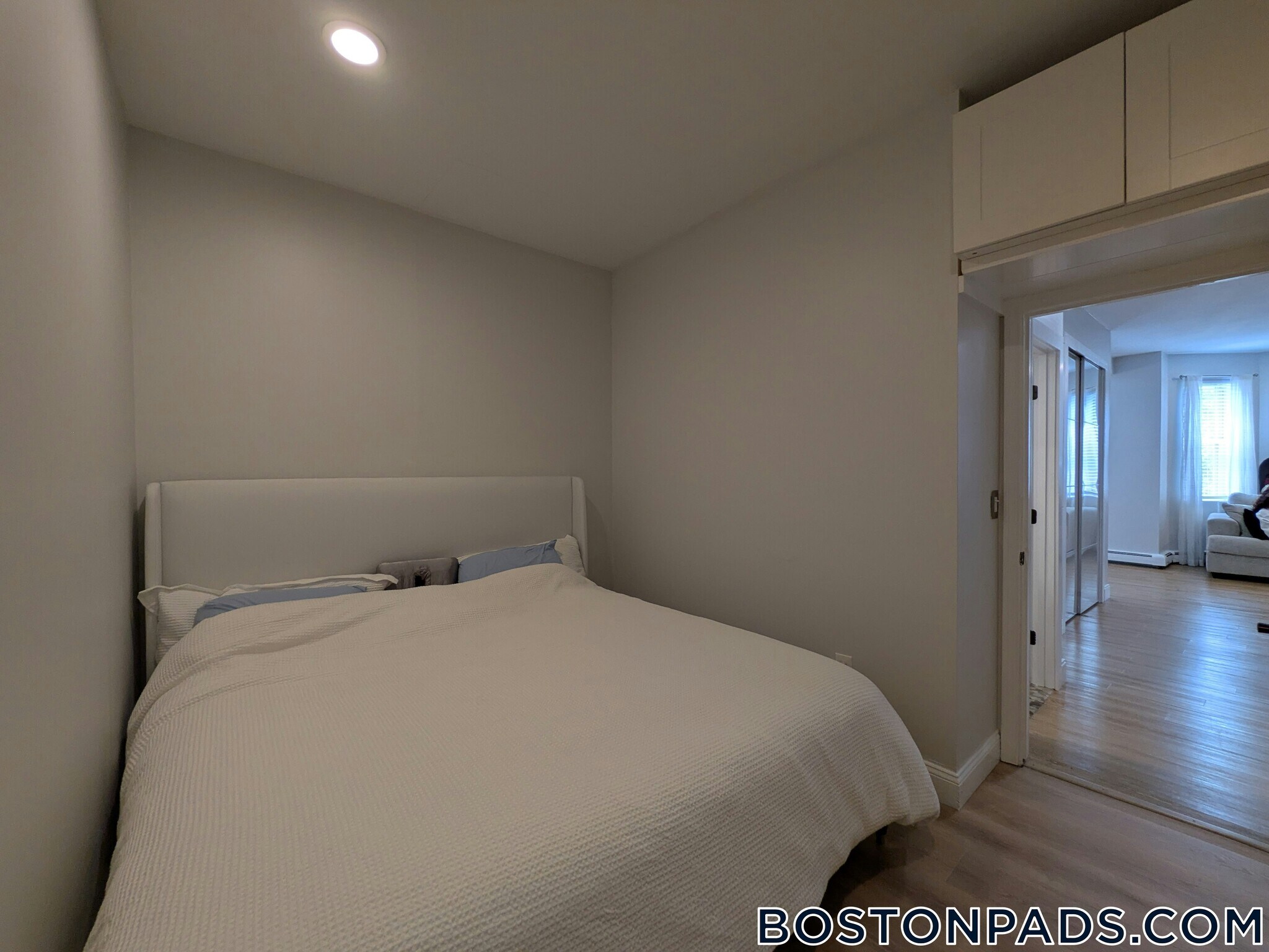 Building Photo - 390 Riverway