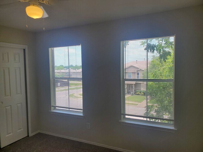 Building Photo - 14001 Cambourne Dr