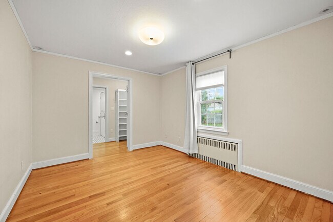 Building Photo - 15 Arapahoe Rd