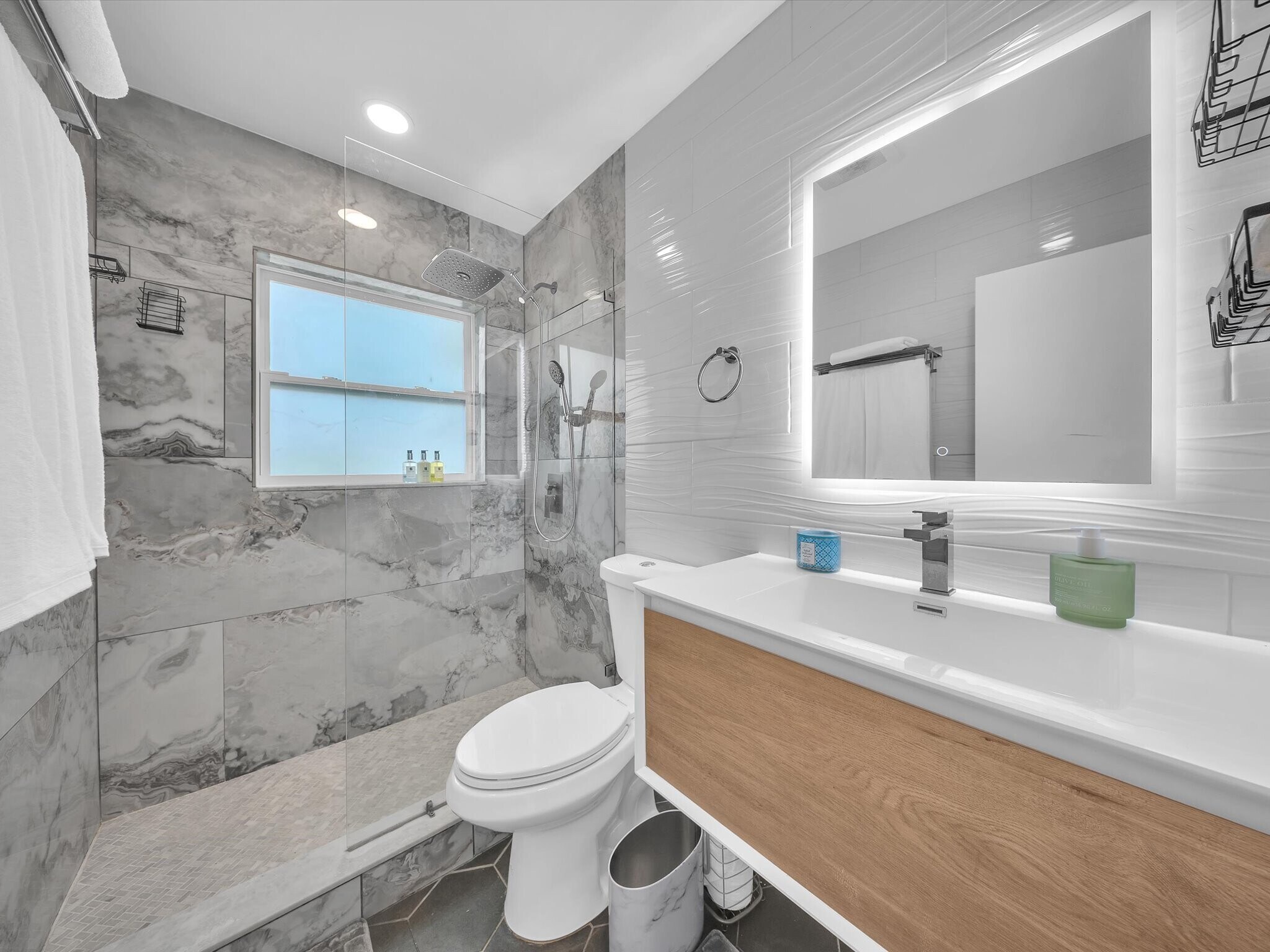 Building Photo - 2019-2023 NE 15th Ave