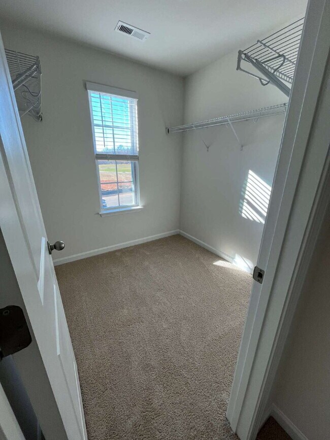 Building Photo - 228 Canopy Dr