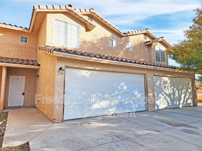 Building Photo - 910 Bourbon St