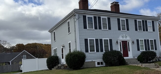 Building Photo - 722 Lowell St