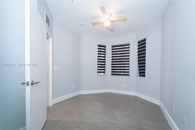 Building Photo - 3515 Shoma Dr