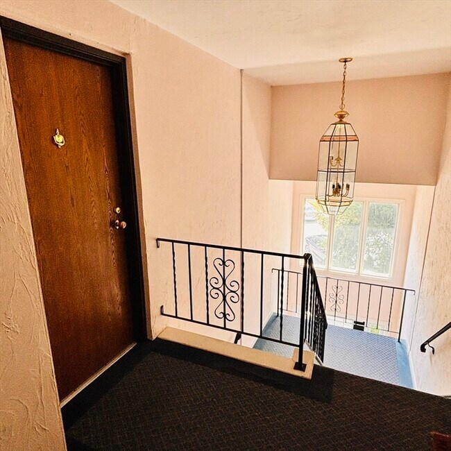 Building Photo - 364 Neponset St