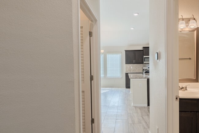 Building Photo - 1040 Indigo Sky St