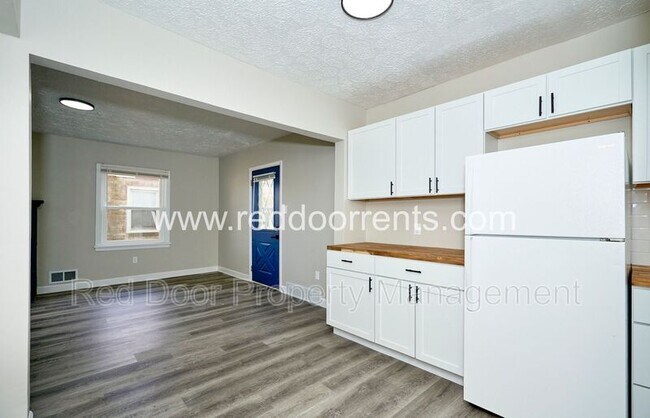 Building Photo - 3907 E 38th St
