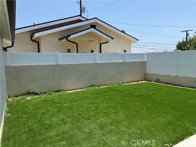 Building Photo - 820 E Tujunga Ave