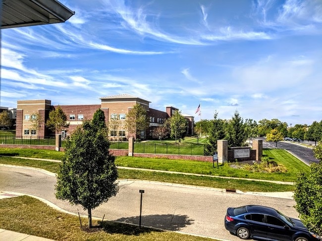 Building Photo - Willow Creek Apartments