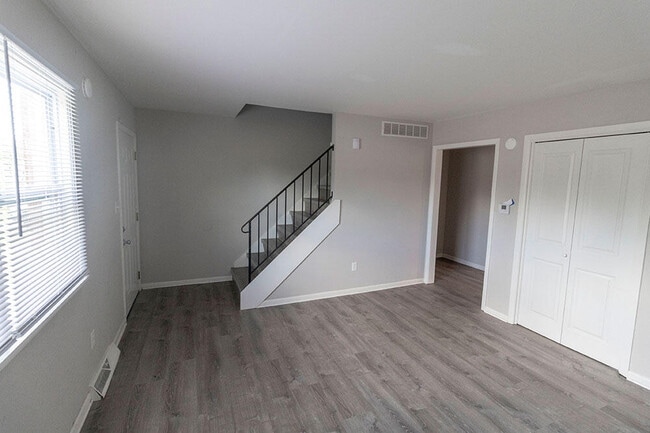 Building Photo - 1219 Player Pl