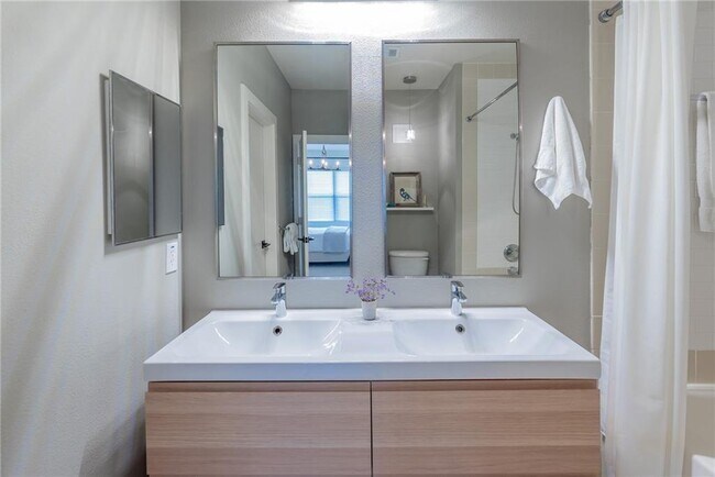 Building Photo - 1201 Grove Blvd