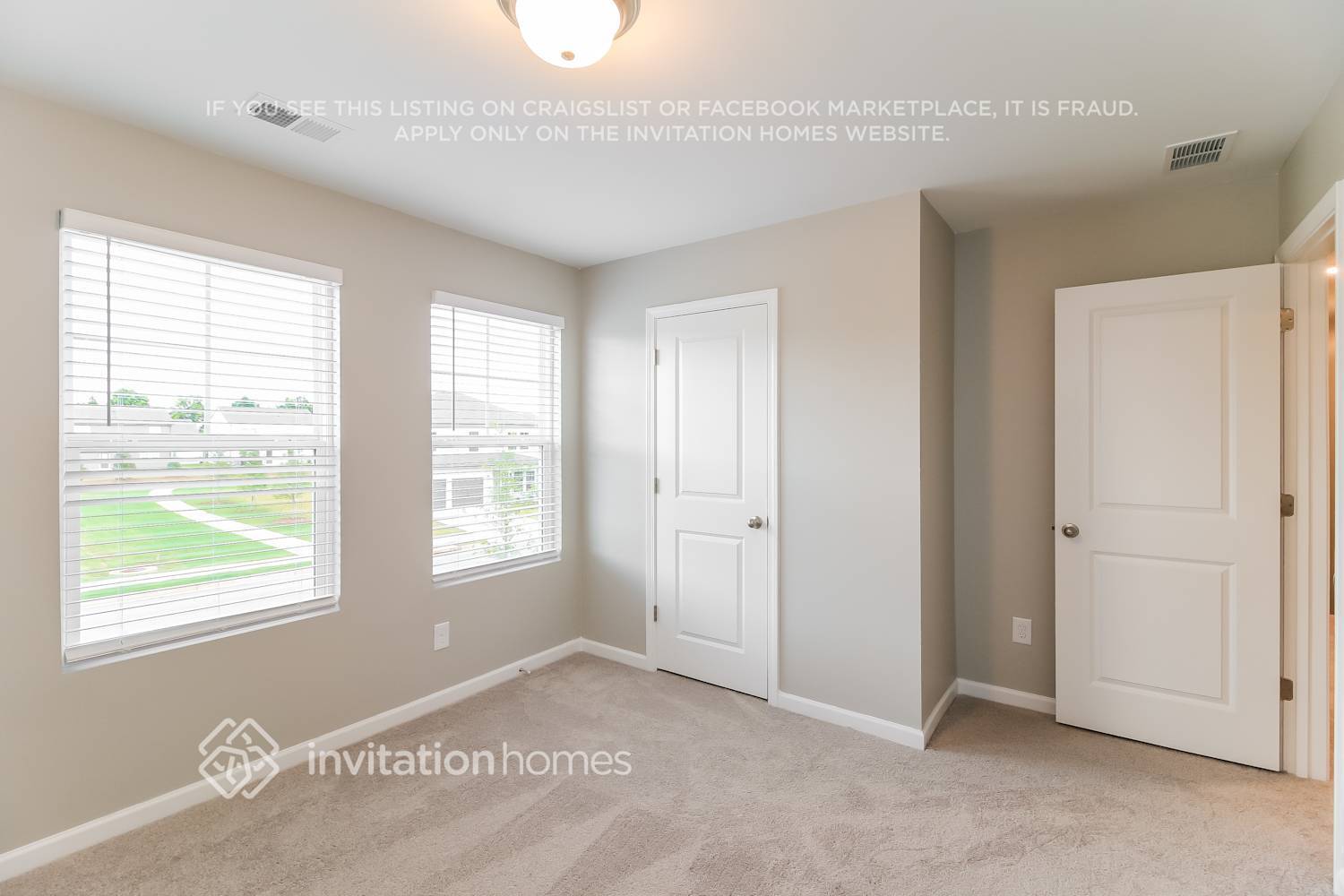 Building Photo - 2084 Boxwood Cir