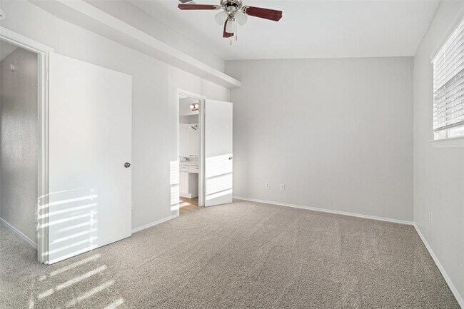 Building Photo - 1848 River Crossing Cir