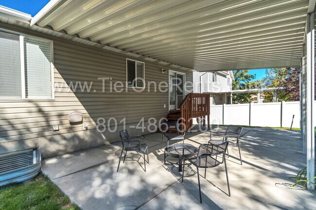 Building Photo - This property offers a NO DEPOSIT option available wit Obligo!