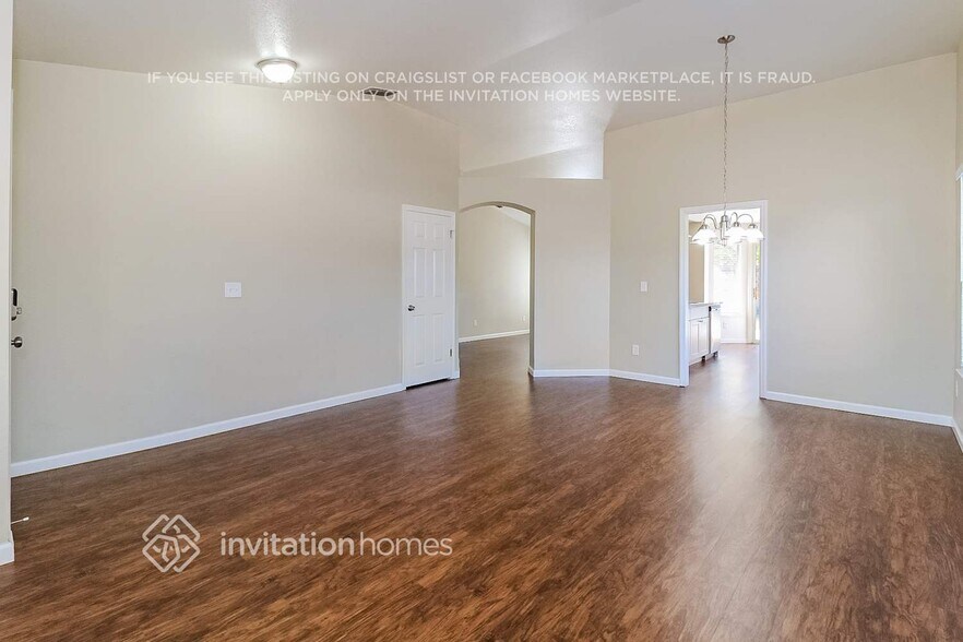Building Photo - 8600 Luciano Ct