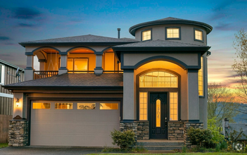 Building Photo - Stunning Duvall Home with View!