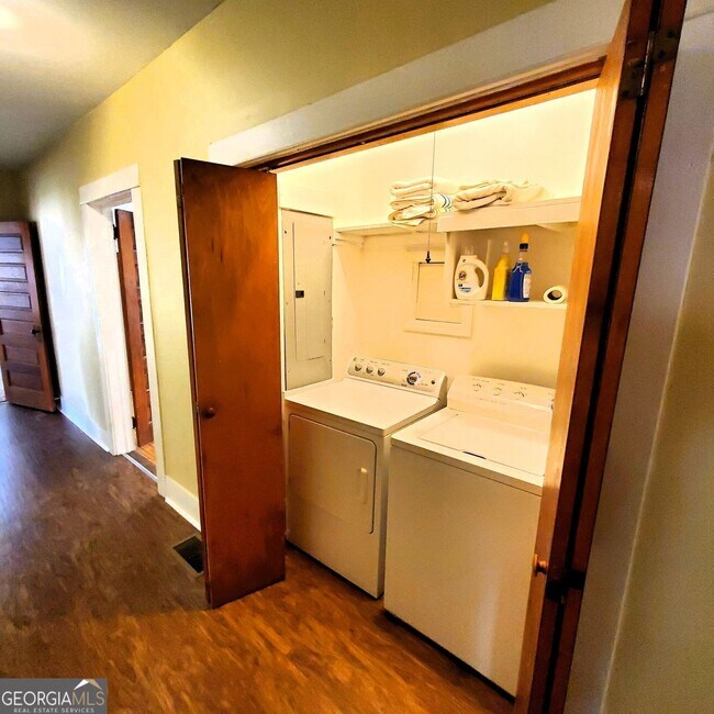 Building Photo - 7025 Rico Rd