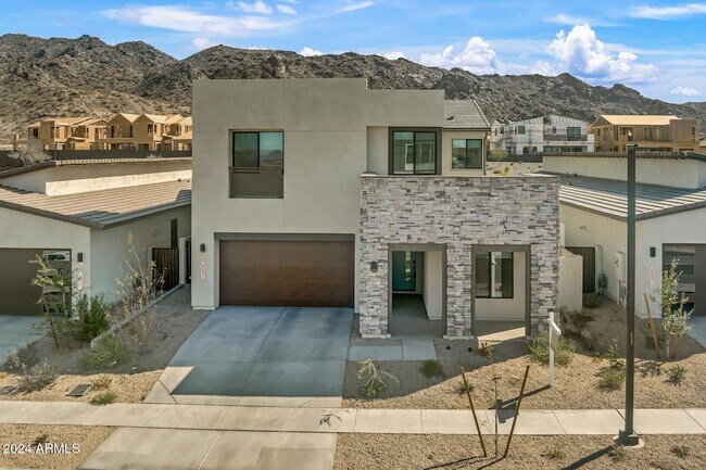 Building Photo - 829 E Monte Wy